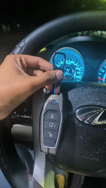 Metal Silicone Key Cover For Mahindra: XUV500 3 button smart key